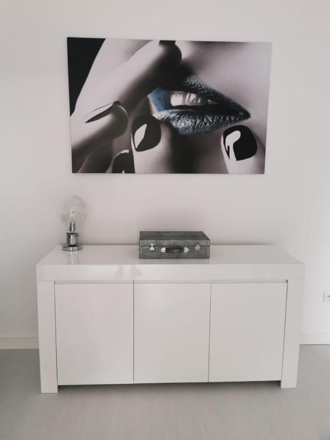 Przytulny Apartament Z Kominkiem Przy Jeziorze 보르네 술리노보 외부 사진