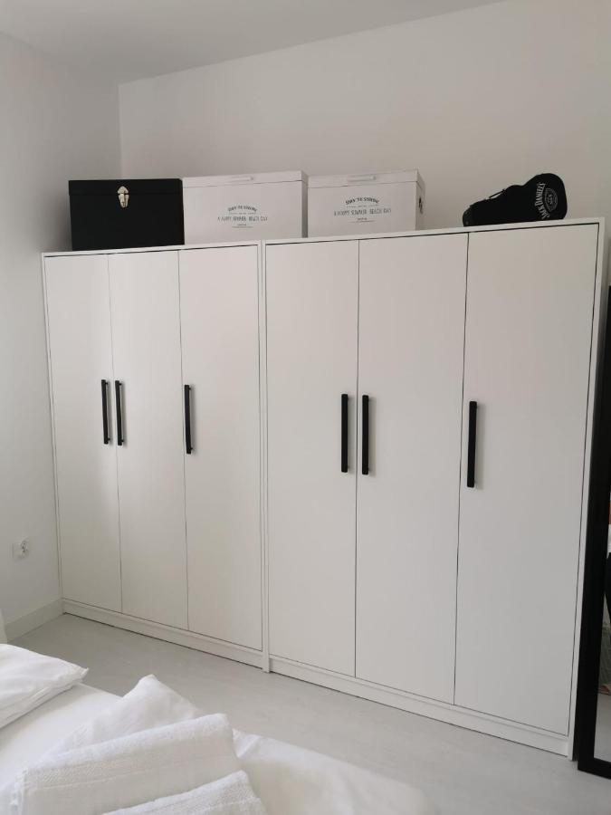 Przytulny Apartament Z Kominkiem Przy Jeziorze 보르네 술리노보 외부 사진
