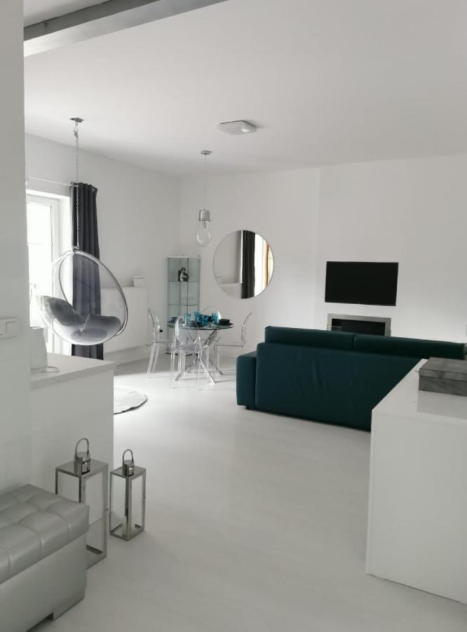 Przytulny Apartament Z Kominkiem Przy Jeziorze 보르네 술리노보 외부 사진