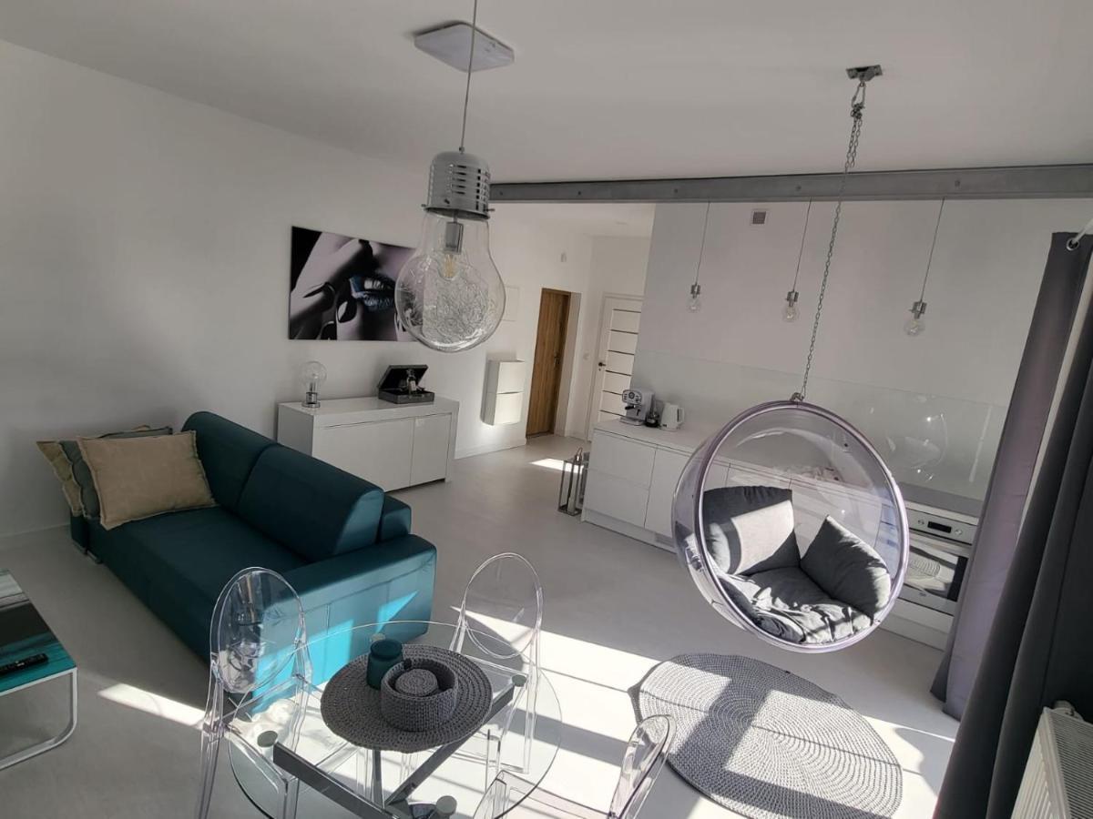 Przytulny Apartament Z Kominkiem Przy Jeziorze 보르네 술리노보 외부 사진