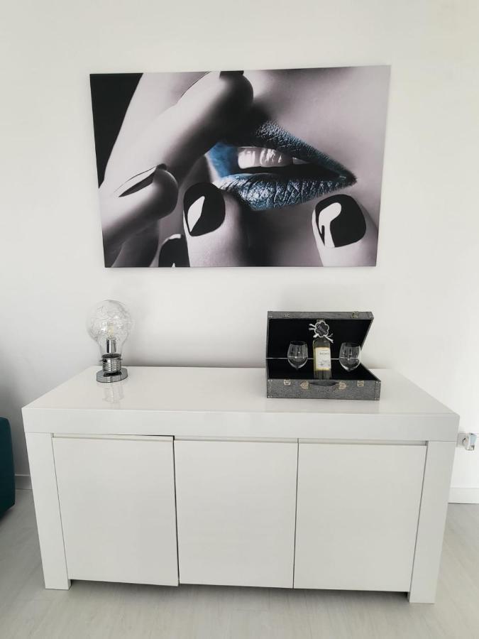 Przytulny Apartament Z Kominkiem Przy Jeziorze 보르네 술리노보 외부 사진